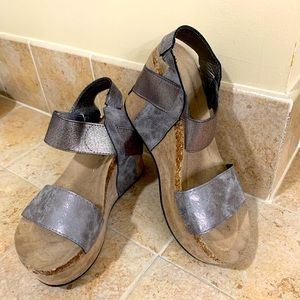 Cute silver/pewter wedges in excellent condition.